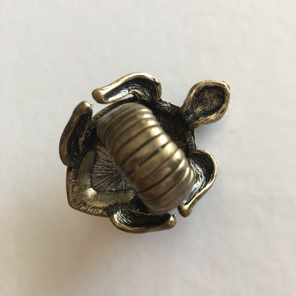 ⭐️ Stretchy bronze colored turtle ring with crystals - Picture 7 of 9